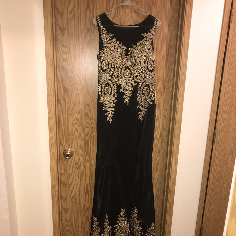 Black Brocade Formal Size 8?
